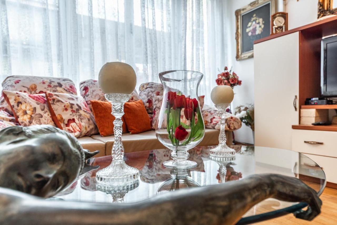 Vintage And Warm 2Br Apartament In Tirana Zewnętrze zdjęcie