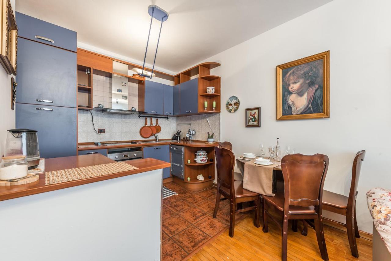Vintage And Warm 2Br Apartament In Tirana Zewnętrze zdjęcie