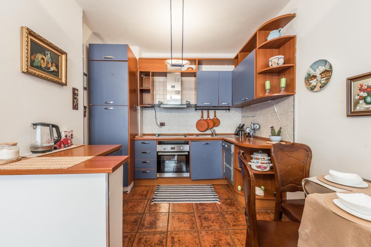Vintage And Warm 2Br Apartament In Tirana Zewnętrze zdjęcie