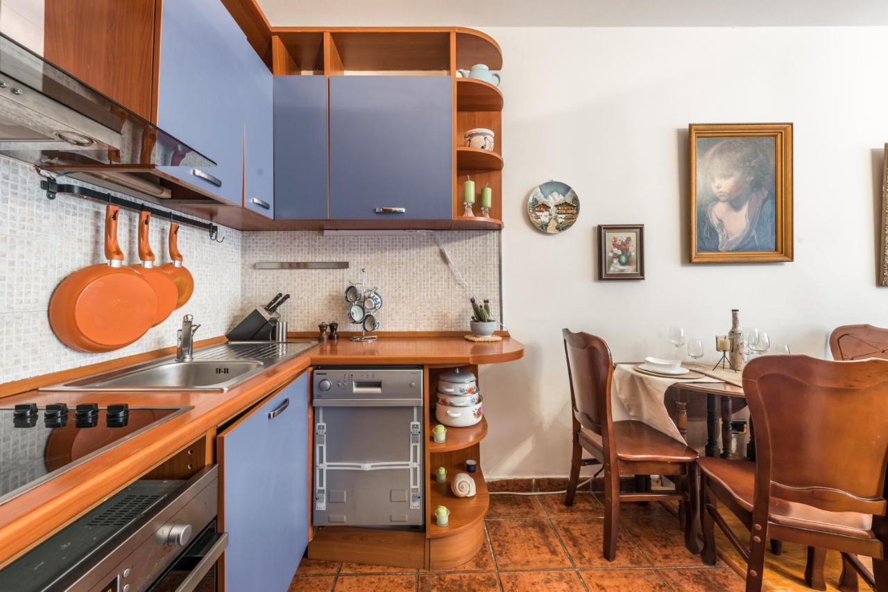 Vintage And Warm 2Br Apartament In Tirana Zewnętrze zdjęcie