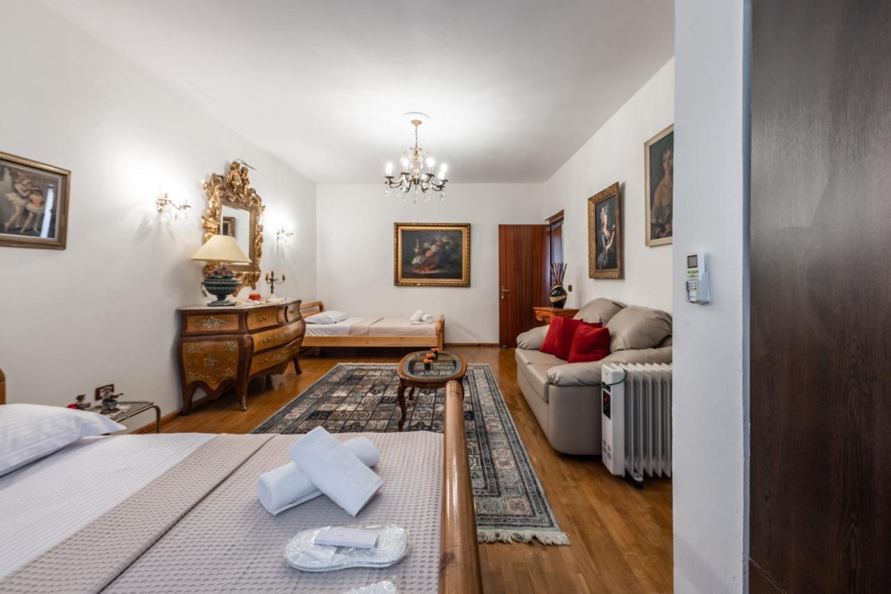 Vintage And Warm 2Br Apartament In Tirana Zewnętrze zdjęcie
