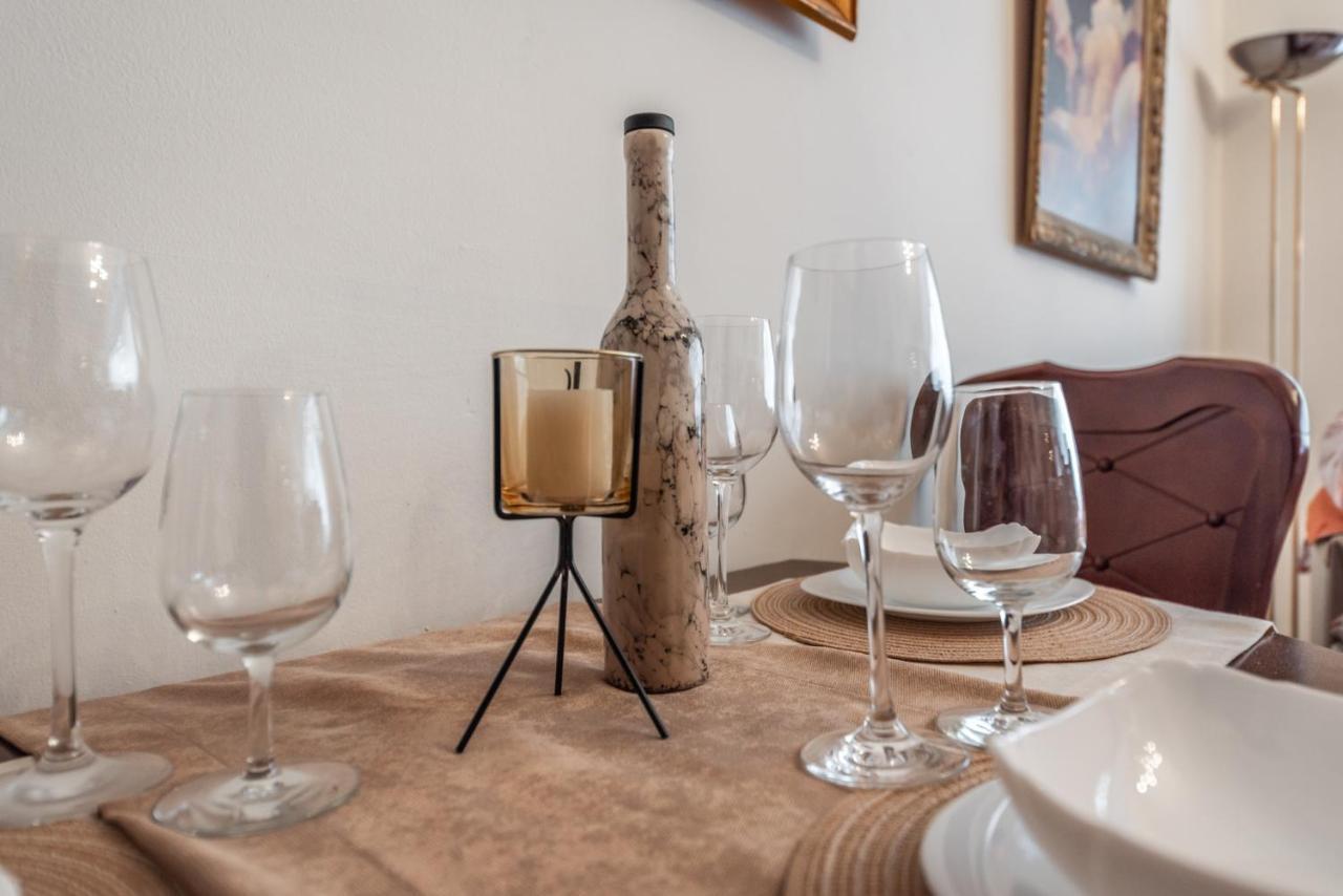 Vintage And Warm 2Br Apartament In Tirana Zewnętrze zdjęcie