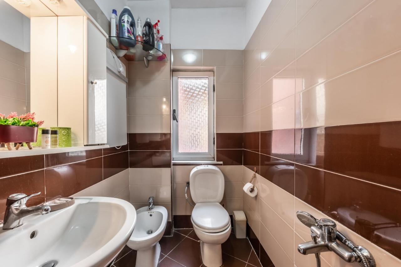Vintage And Warm 2Br Apartament In Tirana Zewnętrze zdjęcie